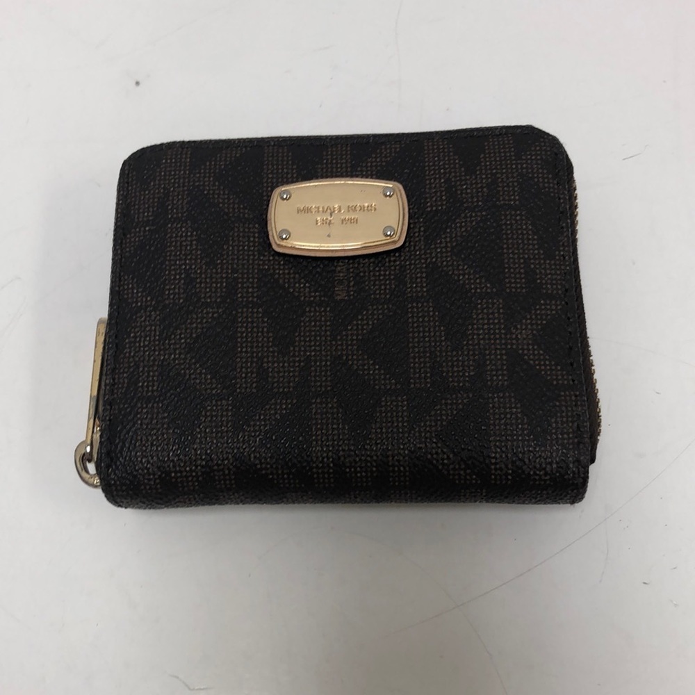 Michael Kors small zip wallet